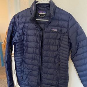 Patagonia women’s down sweater puffy jacket navy